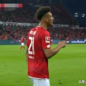  穆勒替补登场补时绝平美因茨  