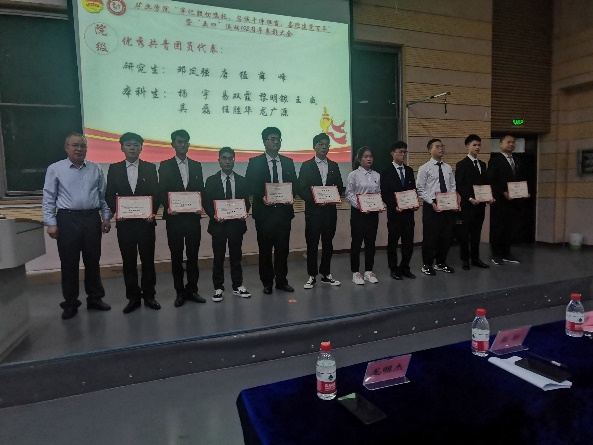  多特蒙德推出限量版百年纪念球衣  