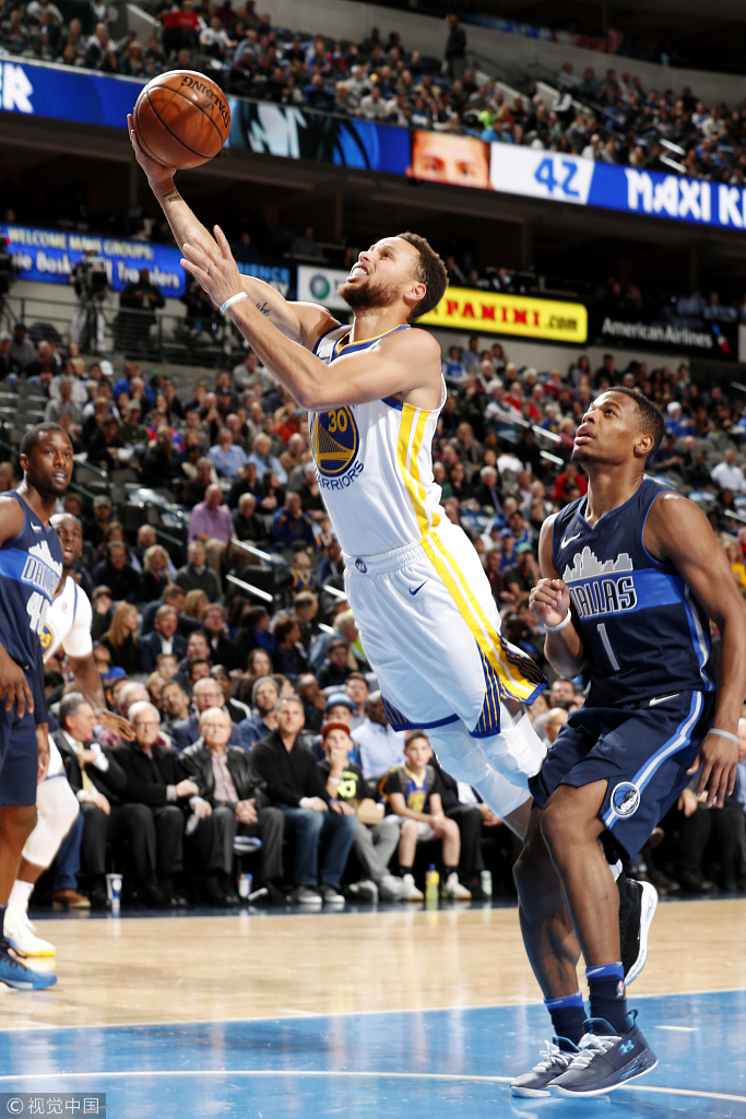 NBA常规赛收官战，库里三分绝杀雷霆，勇士锁定西部第三